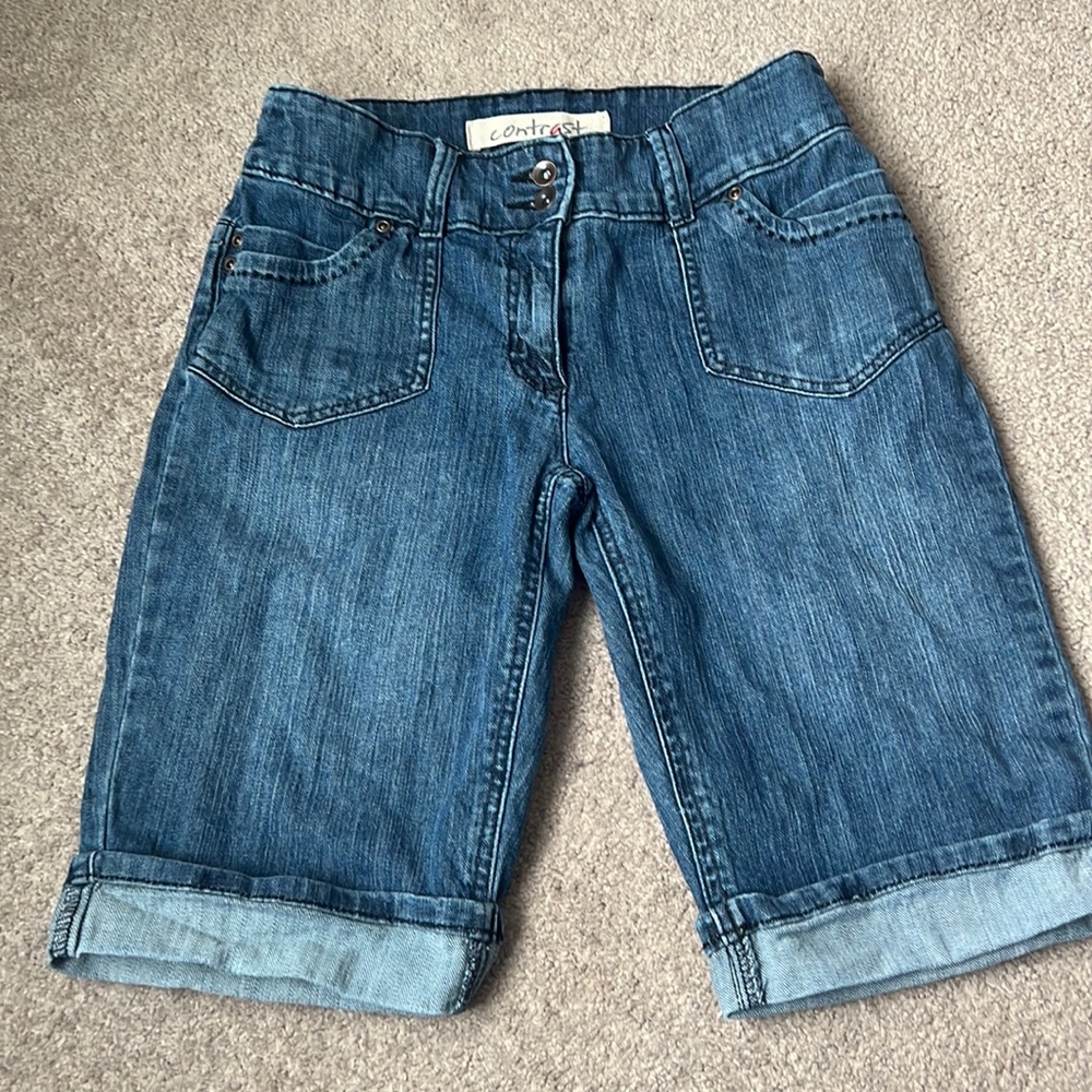 Contrast Denim Shorts - Picture 3 of 11